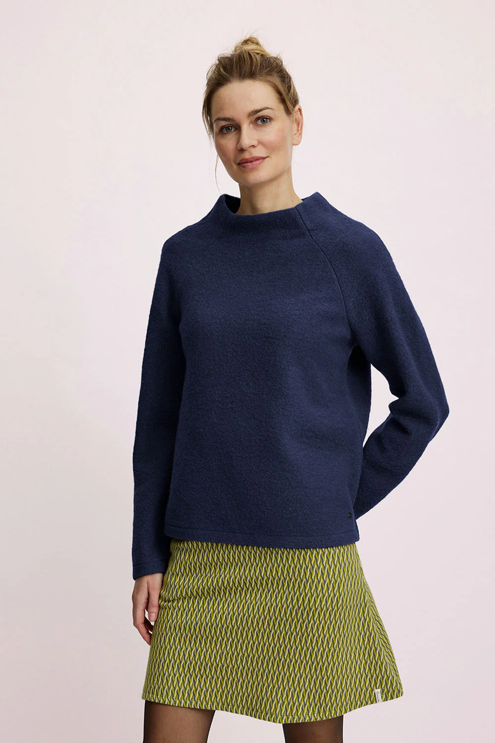 Kurzer Pullover aus reinem Wollwalk