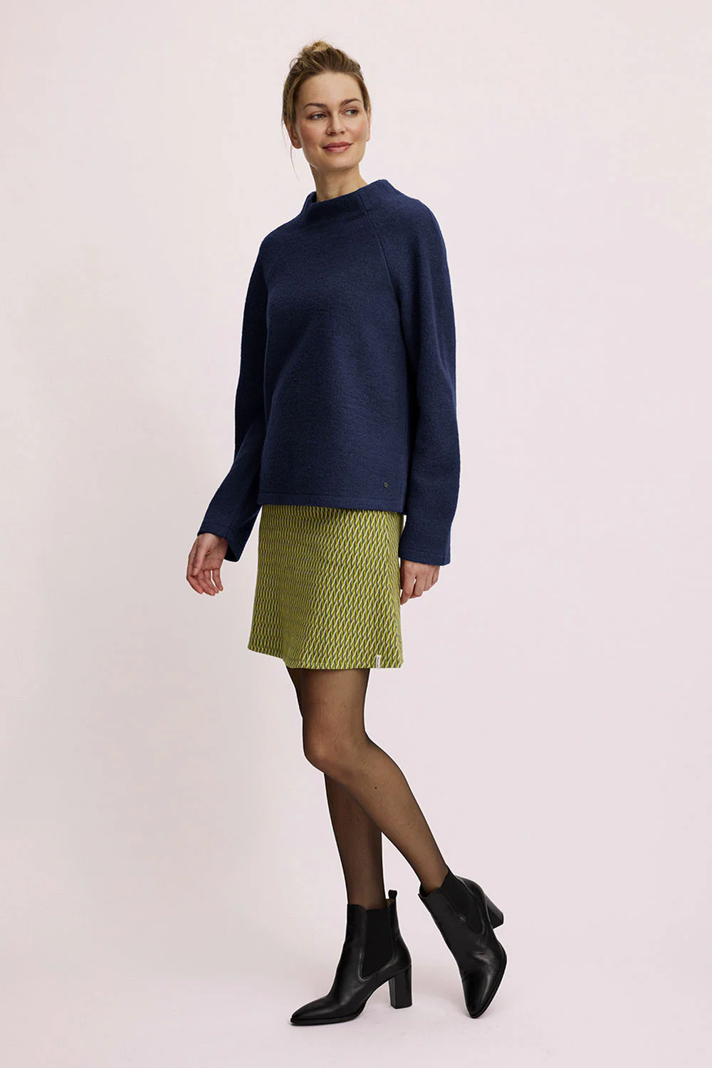 Kurzer Pullover aus reinem Wollwalk - Image 4