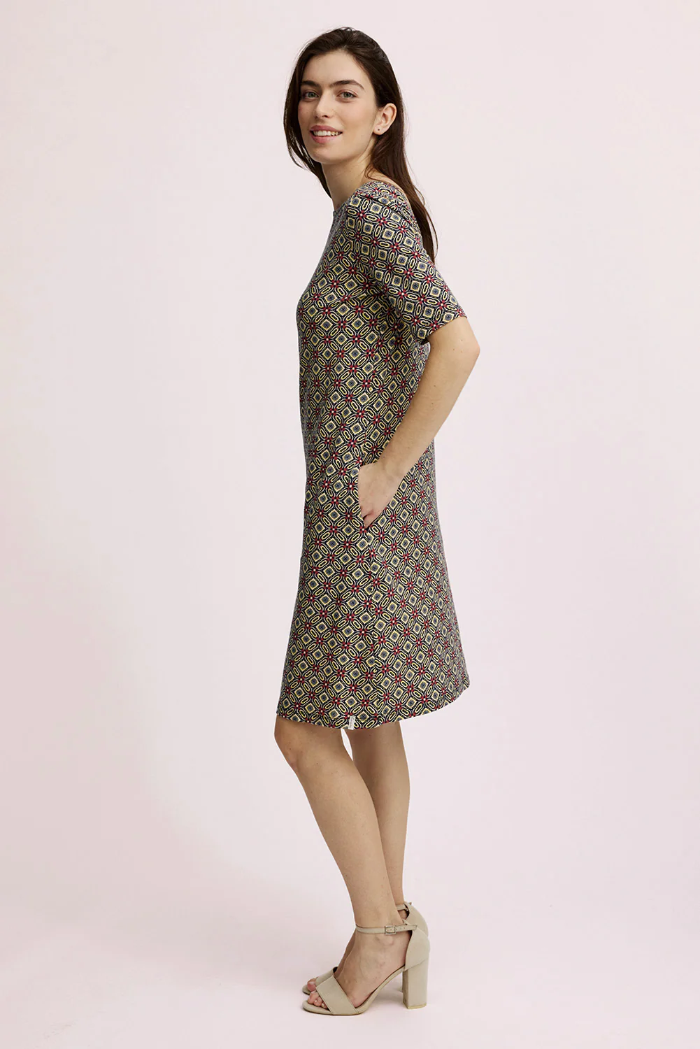 Kurzes Kleid aus Jersey - Image 4